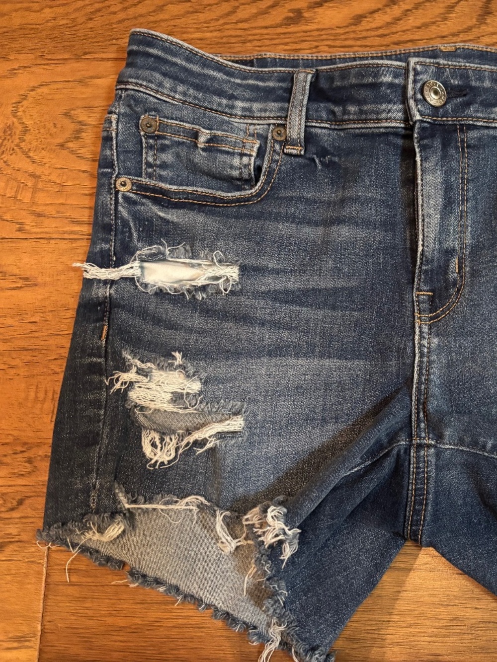 American Eagle Midi shorts size 8